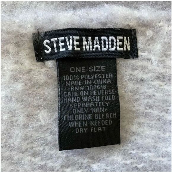 Steve Madden Gray and Off White Plaid Oversized Scarf Plaid Grid Fringed Tassel - Picture 6 of 6